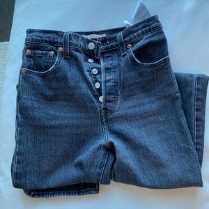 Levi’s ribcage straight ankle jeans in washed black